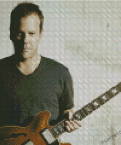 Kiefer Sutherland Holding Guitar Diamond Paintings